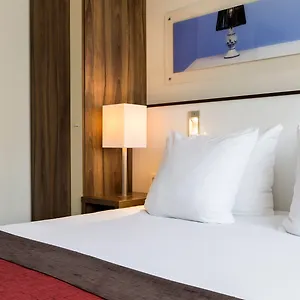 4* فندق هوليداي إن إيندهوفين