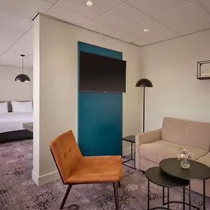 Park Plaza Otel